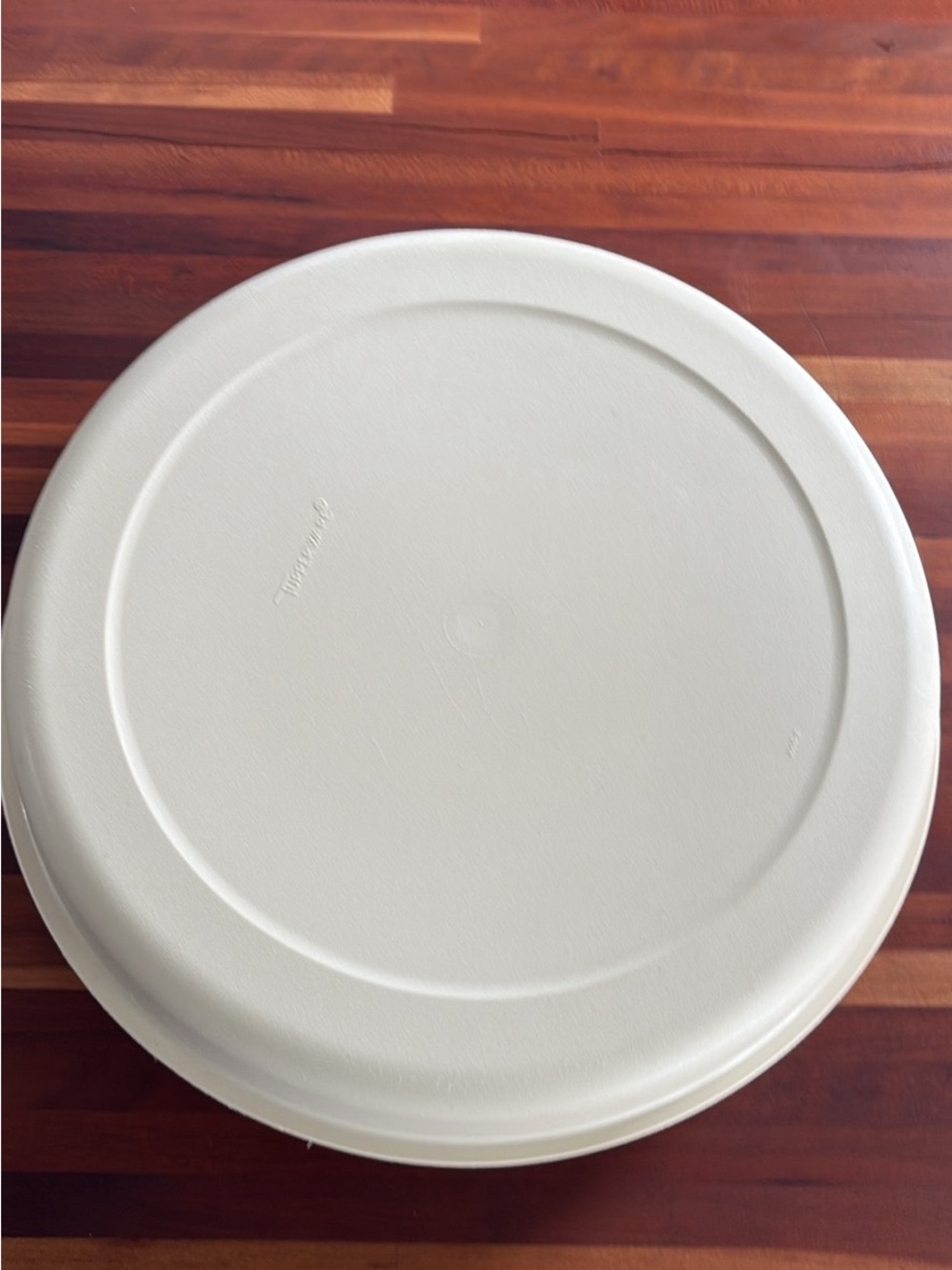 4 Tupperware Containers - Picture 2 of 5